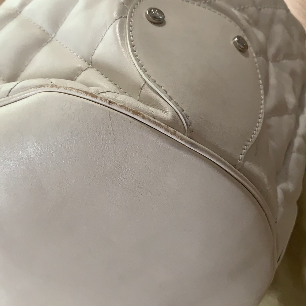 Authentic Burberry Purse - Picture 5 of 7